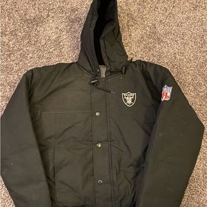 KIDS (SIZE XL) Raider NFL starter jacket KIDS (SIZE XL).